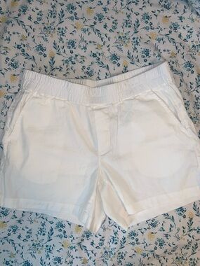 CAbi Shorts Womans L Linen-Blend White Pockets Coastal Beachy Resortwear